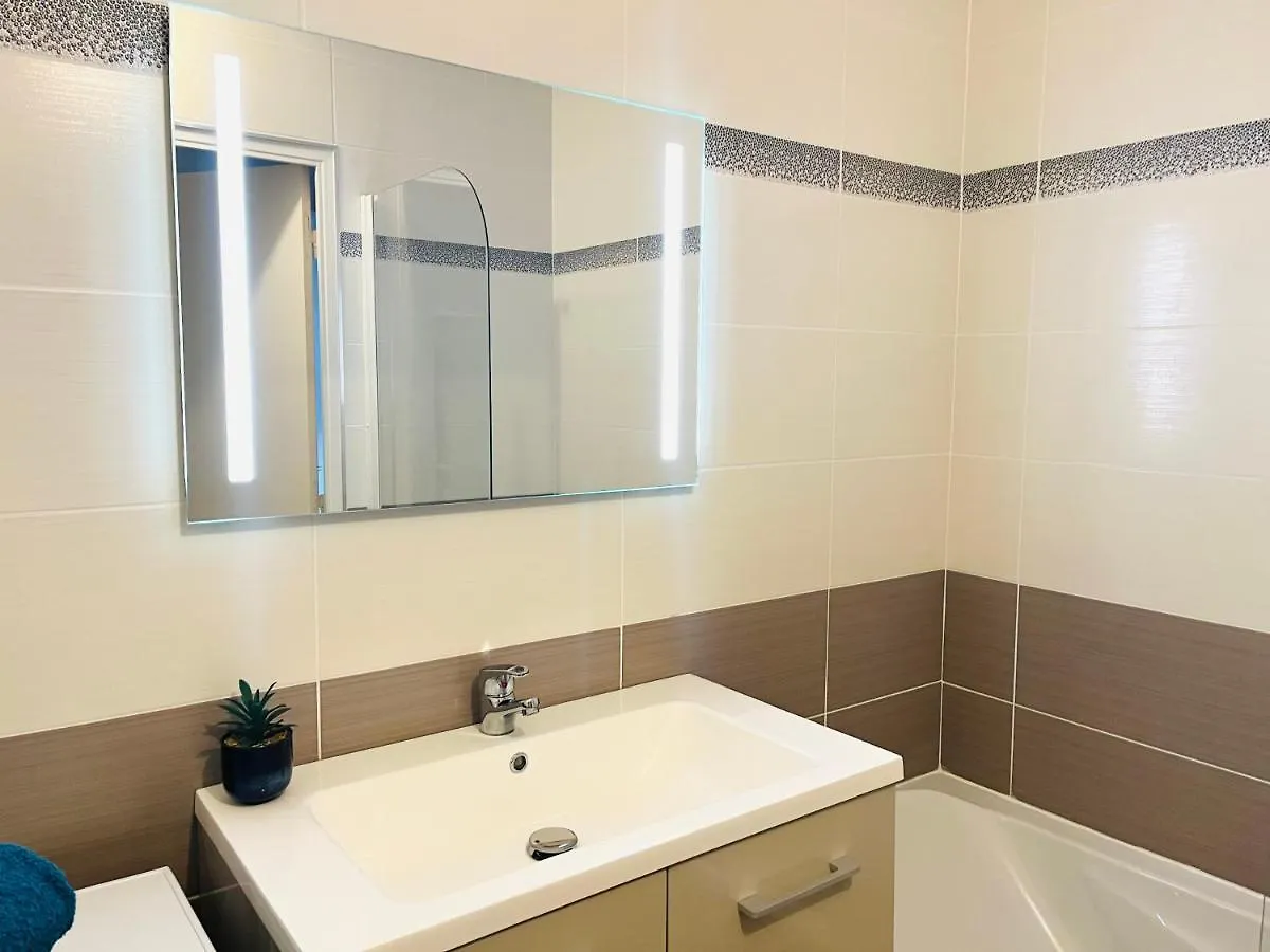 *Le Golden Blue* Magnifique T3 A 5Min Du Centre Avec Parking Gratuit Apartment Bellegarde-sur-Valserine 0*,